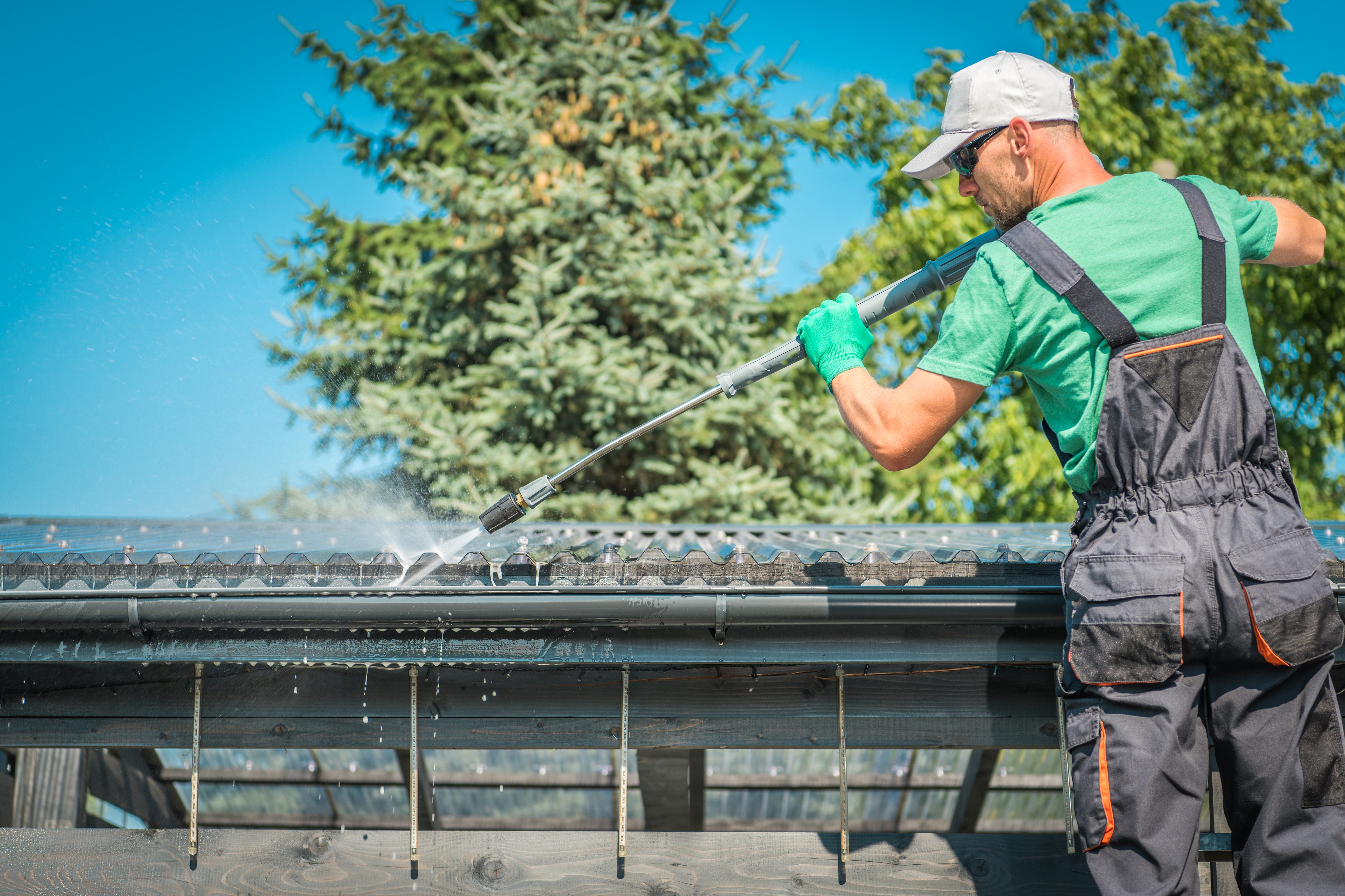 Roof & Gutter Maintenance